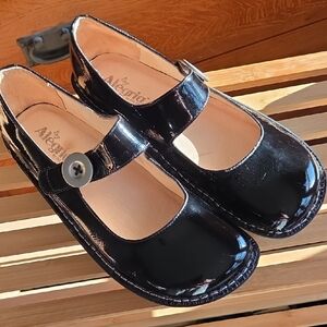 Alegria Womens Patent Leather Black Dress Shoes